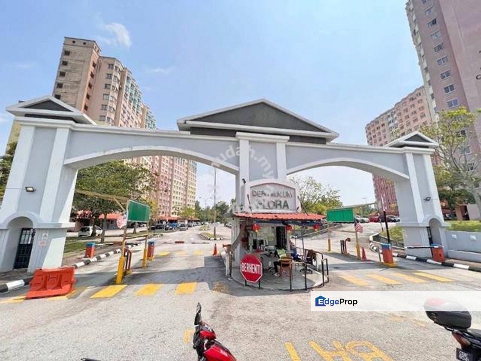 Desaminium Flora Apartment. Taman Desaminium, Seri Kembangan, Selangor, Puchong South