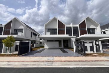 Elmina Green The Eighth @ City of Elmina