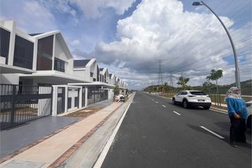 Elmina Green The Eighth @ City of Elmina