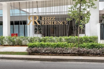 Reizz Residence