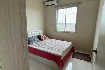 Vista Pinggiran, Taman Pinggiran Putra