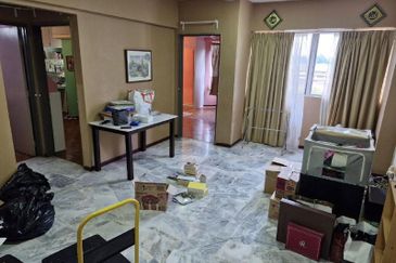 Tasik Heights Apartment