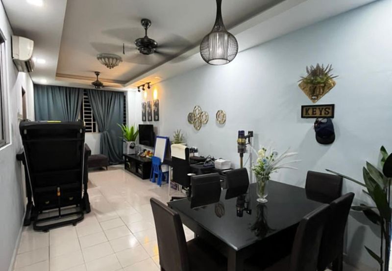 Residensi Bistaria, Ukay Bistari