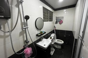 Residensi Bistaria, Ukay Bistari