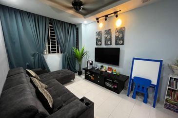 Residensi Bistaria, Ukay Bistari