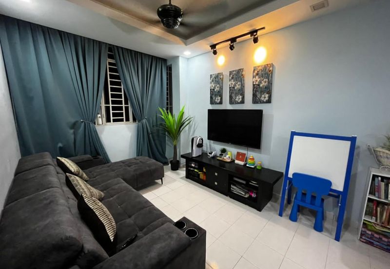 Residensi Bistaria, Ukay Bistari