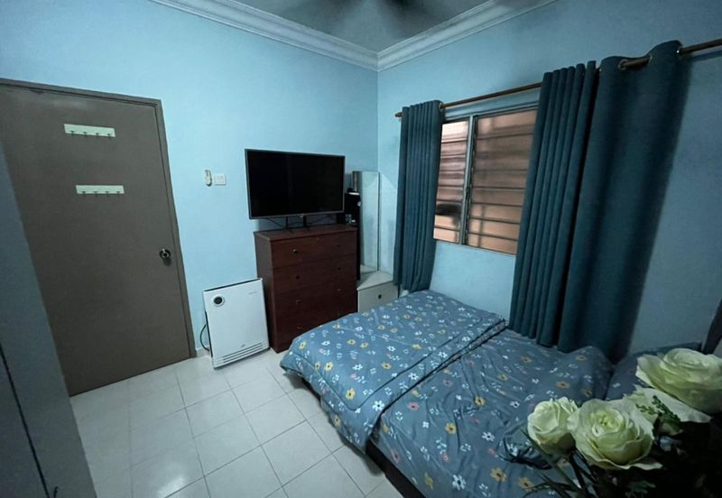 Residensi Bistaria, Ukay Bistari