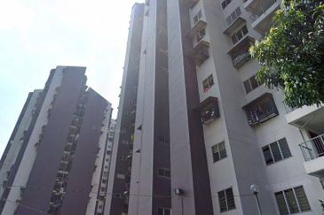 Kondo Rakyat (Desa Pantai Flat)