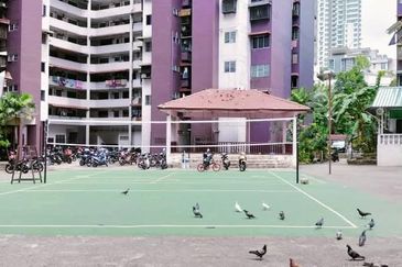 Kondo Rakyat (Desa Pantai Flat)