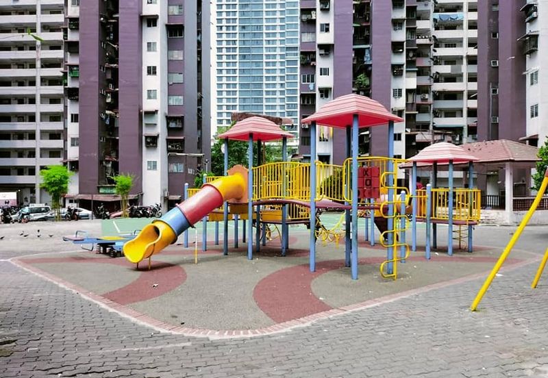 Kondo Rakyat (Desa Pantai Flat)