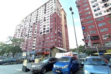 Flat Jalan PJS Block 5 @ Desa Mentari For Sale Petaling Jaya For Sale