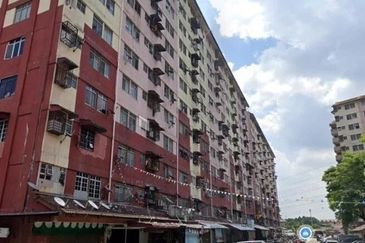 Flat Jalan PJS Block 5 @ Desa Mentari For Sale Petaling Jaya For Sale