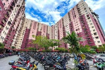 Flat Jalan PJS Block 5 @ Desa Mentari For Sale Petaling Jaya For Sale
