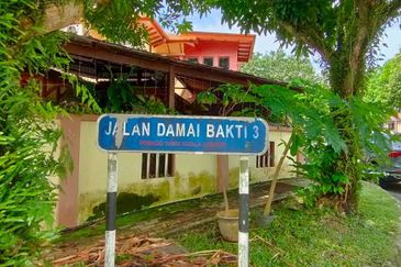Jalan Damai Bakti 3