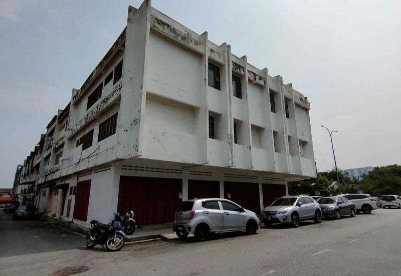 3 Storey Corner Shop Office