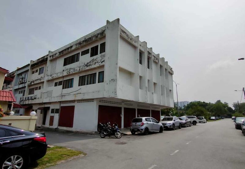 3 Storey Corner Shop Office