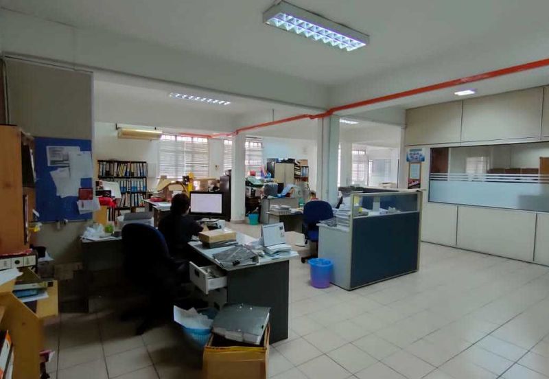 3 Storey Corner Shop Office