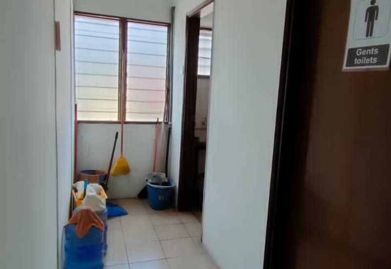 3 Storey Corner Shop Office