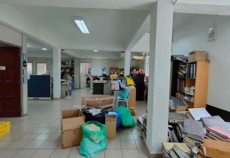 3 Storey Corner Shop Office