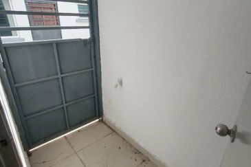 Taman Kristal, Dengkil