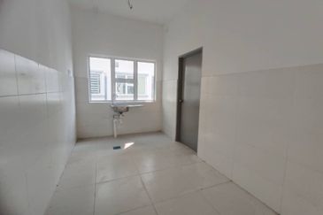 Taman Kristal, Dengkil