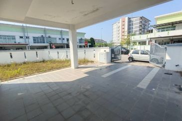 Taman Kristal, Dengkil