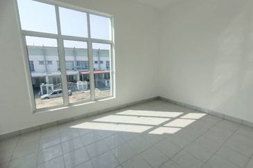 Taman Kristal, Dengkil