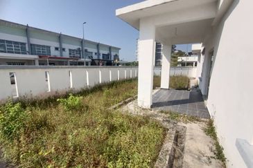 Taman Kristal, Dengkil