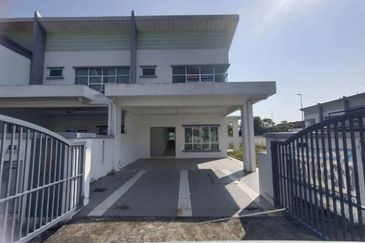 Taman Kristal, Dengkil