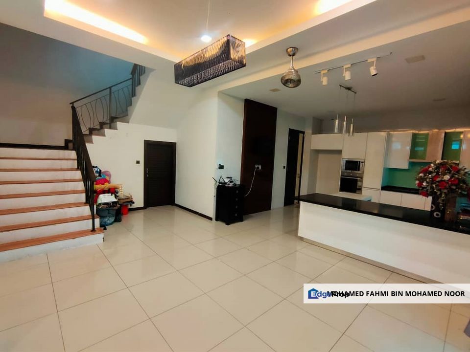 Semi D Three Storey Taman Tropika 2, Kajang, Selangor, Kajang