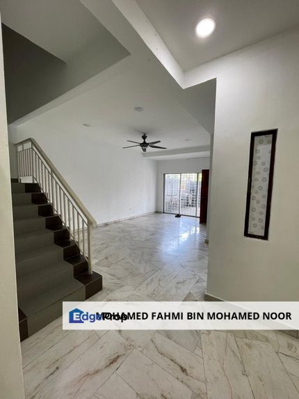 Double Storey Intermediate Taman Puncak Utama,Kajang, Selangor, Kajang