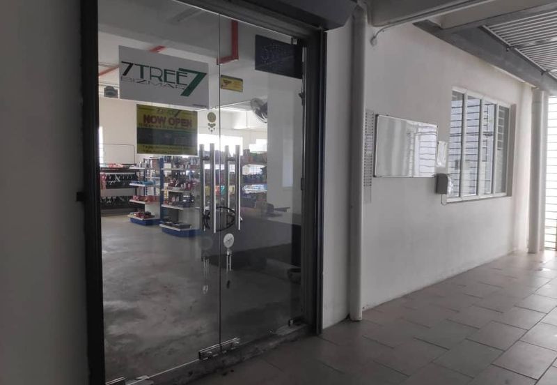 7 Tree Seven Residence