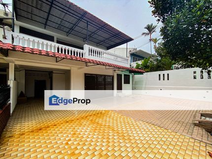 Depan sekolah double storey terrace end lot, Selangor, Shah Alam