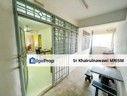 end unit. Full tiles. 1 carpark Apt Mentari court, Selangor, Bandar Sunway