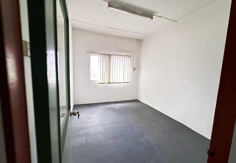 Freehold Corner 2-Sty Shop for Sale SS2 