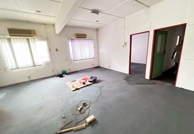 Freehold Corner 2-Sty Shop for Sale SS2 