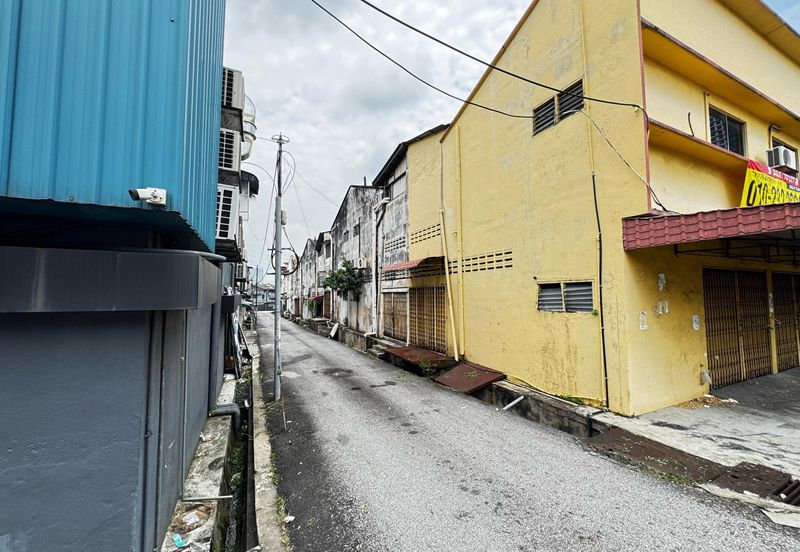 Freehold Corner 2-Sty Shop for Sale SS2 