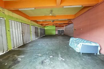 Freehold Corner 2-Sty Shop for Rent SS2