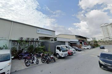 1.5 storey link Factory For Sale Perusahaan Sesama Prima Seri Gombak Batu Caves