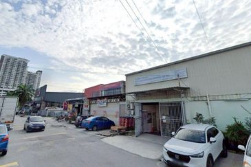 1.5 storey link Factory For Sale Perusahaan Sesama Prima Seri Gombak Batu Caves
