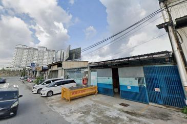 1.5 storey link Factory For Sale Perusahaan Sesama Prima Seri Gombak Batu Caves