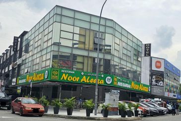 3-Sty Corner Shop For Sale, Tasik Damai, Sungai Besi