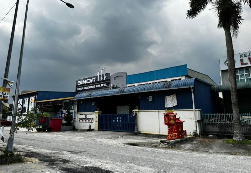 1.5sty Semi Detached Factory for Sale, Taman Perindustrian KIP