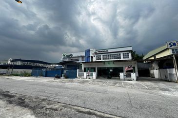1.5sty Semi Detached Factory for Sale, Taman Perindustrian KIP