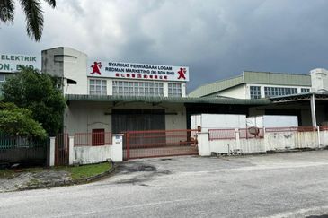 1.5sty Semi Detached Factory for Sale, Taman Perindustrian KIP