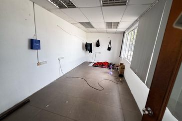 3sty Warehouse for sale Meda Industrial Park kepong