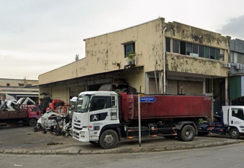 1.5-Storey Corner Factory in Taman Sri Ehsan, Kepong 