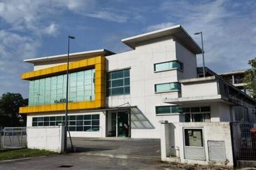 Taman Perindustrian Putra Puchong @ Detached Factory With 2 Storey Office (Corner)For Rent