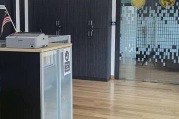 Taman Perindustrian Putra Puchong @ Detached Factory With 2 Storey Office (Corner)For Rent