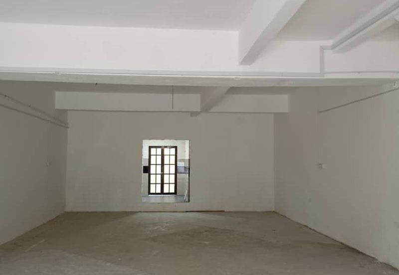 Ground Floor Shop Lot for Rent at Bandar Country Homes, Jalan Desa 9/3, Rawang 